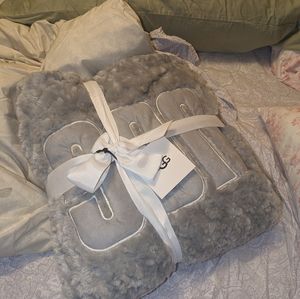 Ugg cozy grey blanket